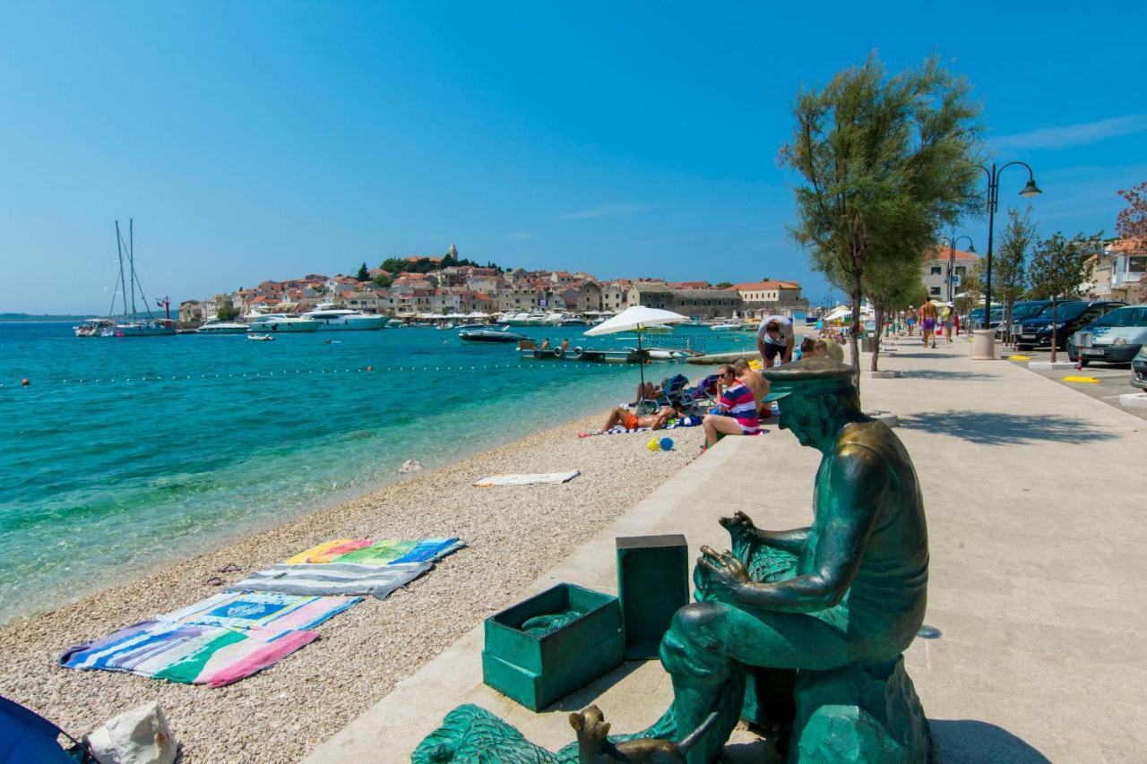 Apartments Mare Primošten Exterior foto
